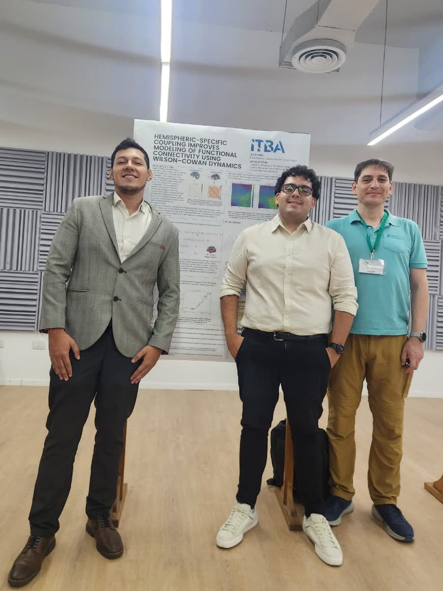 Presentation of poster at LAWCN 25 with Patricio and Hernan